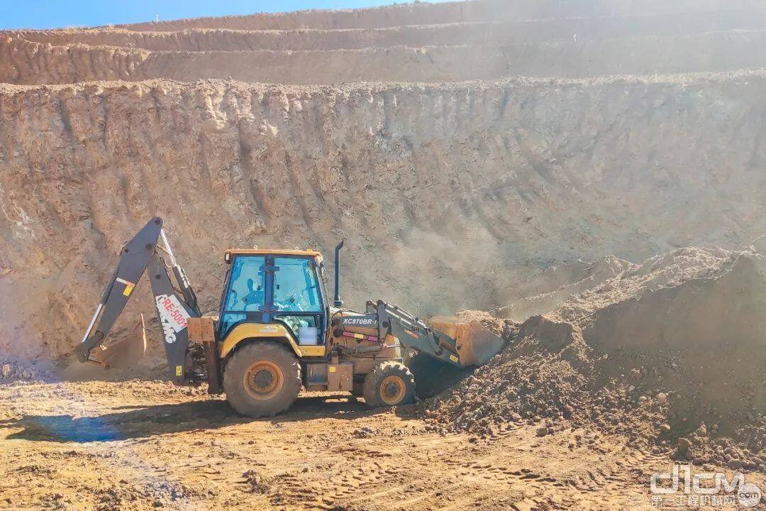 高效多能，驰骋矿场 徐工XC870K挖掘装载机在拉美矿业的应用风采